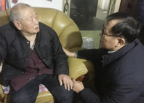 \\192.168.15.4\temp\08-辦公室\黃家懷\每日新聞稿\2019.1.24公司領(lǐng)導慰問(wèn)離休老干部\0.jpg